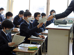 >��52����w��28